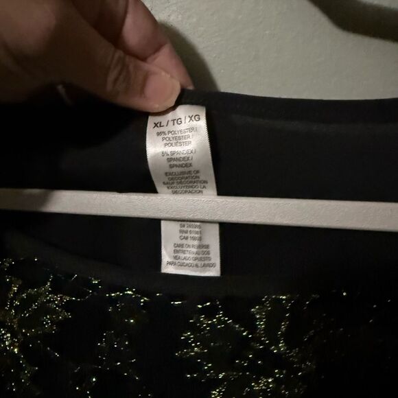 Avon Short Sleeve Black With Gold Sparkly Flowy Top Women's Size XL - Picture 4 of 4